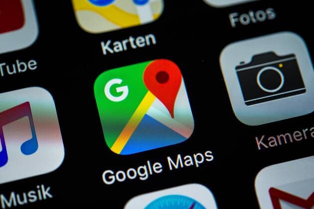  App-Icons auf Smartphone-Display App-Icons, App Anzeige auf einem Bildschirm vom Handy, Smartphone, Google Maps, Google Karten, Navigation, iOS, Makroaufnahme, Detail, formatfüllend Copyright: imageBROKER/ValentinxWolf iblvfw04410155.jpg