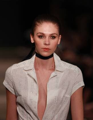 Mexico City Fashion Week - Alejandro Carlin Modenschau A model presents creations of the spring-summer 2017 collection by Mexican designer Alejandro Carlin during the second day of Mexico Fashion Week in Mexico City, Mexico, 11 October 2016. EFE Mario Guzman FASHION WEEK IN MEXICO !ACHTUNG: NUR REDAKTIONELLE NUTZUNG!  MEX002 20161011-636118249124008440
