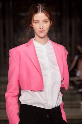 London Fashion Week - JWL Modenschau October 11, 2016 - London, United Kingdom - A model walks the runway at the JWL show during London Fashion Week Spring Summer collections 2017, on September 19 in London, United Kingdom. London United Kingdom  - ZUMAn230