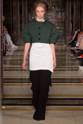 London Fashion Week - JWL Modenschau October 11, 2016 - London, United Kingdom - A model walks the runway at the JWL show during London Fashion Week Spring Summer collections 2017, on September 19 in London, United Kingdom. London United Kingdom  - ZUMAn230
