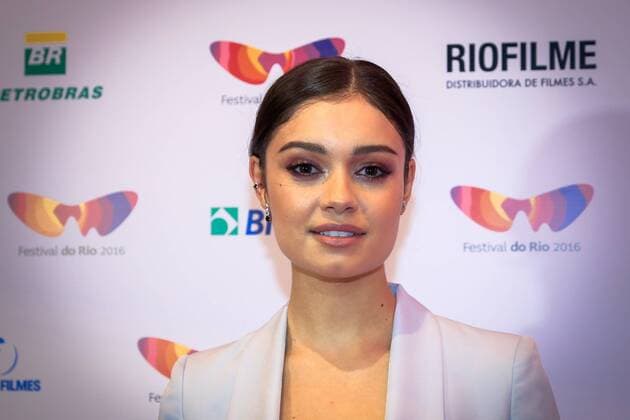 BR 716 Filmpremiere in Rio de Janeiro RIO DE JANEIRO, RJ - 11.10.2016: TAPETE VERMELHO DO FILME BR716 - Sophie Charlotte during the Red Carpet of the BR176 Film, a movie Domingos Oliveira, where the main characters are almost totally drunk all the time. A fable of alcohol phase, the most intense bohemia Copacabanense, ending in the 1964 coup. x1213655x  AndréxHorta
