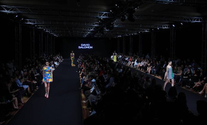 Models present creations by Mexican designer David Salomon for the spring-summer 2017 collection during the second day of the Mexico Fashion Week in Mexico City, Mexico, 11 October 2016. David Salomon - Mexico Fashion Week !ACHTUNG: NUR REDAKTIONELLE NUTZUNG! MEX101 20161012-636118489181701915