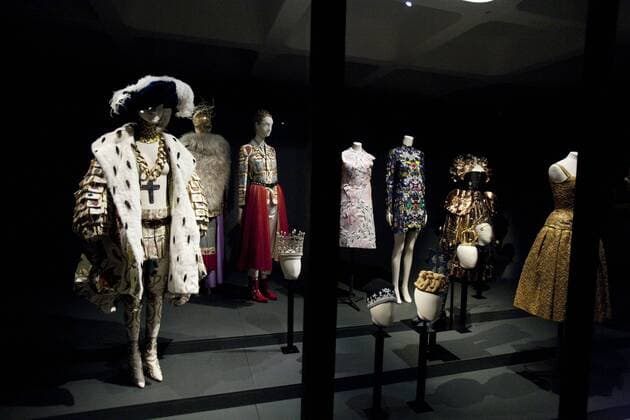 October 12, 2016 - London, UK - The Vulgar: Fashion Redefined is the first exhibition to consider this inherently challenging but utterly compelling territory of taste. Conceived by exhibition-maker Judith Clark and psychoanalyst Adam Phillips, the exhibition takes fascinating literary definitions of ˜the vulgar™ as a starting point and includes a wealth of over 120 stunning exhibits from the Renaissance through to the 21st century. Drawn from major public and private collections worldwide, with contributions from leading modern and contemporary designers such as Walter Van Beirendonck, Manolo Blahnik, Christian Dior, Iris van Herpen, Pam Hogg, Marc Jacobs for Louis Vuitton, Stephen Jones, Christian Lacroix, Karl Lagerfeld for Chloe and CHANEL, Alexander McQueen for Givenchy, Prada, Jeremy Scott for Moschino, Philip Treacy, Viktor & Rolf and Vivienne Westwood, Barbican Art Gallery, - ZUMAvl1_