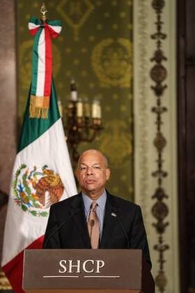 US-Heimatschutzminister Jeh Johnson in Mexiko October 12, 2016 - Df, Mexico - EUM20161012NAC20.jpg.CIUDAD DE MEXICO DiplomacyDiplomacia-Mexico-EU.- El secretario de Seguridad Nacional de Estados Unidos, Jeh Johnson, en el mensaje a medios luego de su reunion con el secretario de Hacienda y Credito Publico, Jose Antonio Meade, 12 de octubre de 2016.  - ZUMAu78_