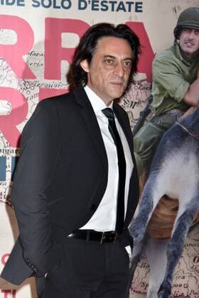 In Guerra per Amore Filmpremiere in Rom Rome, Red Carpet In Guerra per Amore. Pictured: Maurizio Bologna  Copyright: xCamillaxMorandix xIPAx