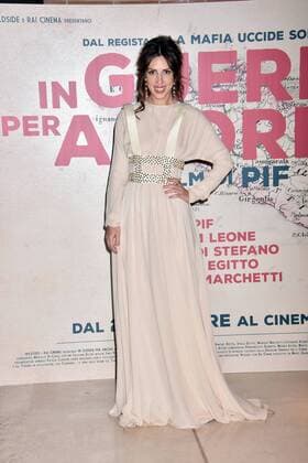 In Guerra per Amore Filmpremiere in Rom Rome, Red Carpet In Guerra per Amore. Pictured: Tony Bourbon dress  Copyright: xCamillaxMorandix xIPAx