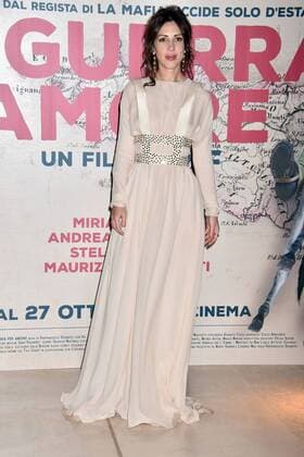 In Guerra per Amore Filmpremiere in Rom Rome, Red Carpet In Guerra per Amore. Pictured: Tony Bourbon dress  Copyright: xCamillaxMorandix xIPAx