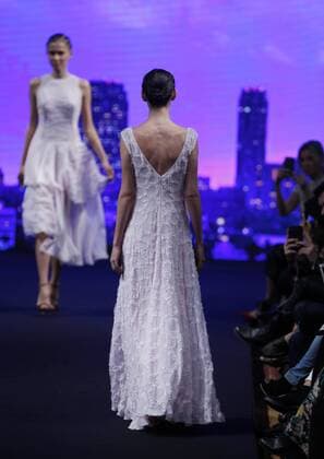 Fashion Week Mexico City - Macario Jimenez Modenschau Models present creations by Mexican designer Macario Jimenez during the third day of the Fashion Week in Mexico City, Mexico, 12 October 2016. EFE Mario Guzman FASHION WEEK IN MEXICO !ACHTUNG: NUR REDAKTIONELLE NUTZUNG!  MEX001 20161013-636119332671473905