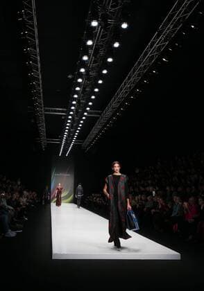 MOSCOW, RUSSIA â€“ OCTOBER 13, 2016: Models showcase creations during a runway show for the Spring Summer 2017 collection by designer Slava Zaitsev at the Mercedes-Benz Fashion Week Russia in the Manege Central Exhibition Hall. Vyacheslav Prokofyev TASS  TS0346B8
