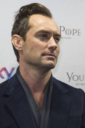 London, UK. 13 October 2016. Actor Jude Law at the UK premiere of the Sky Original Production The Young Pope. The 10-part series, created by Academy Award-winning director Paolo Sorrentino will be broadcast exclusively on Sky Atlantic from 27th October. Jude Law, The Young Pope, London, UK 
