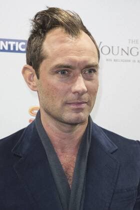 London, UK. 13 October 2016. Actor Jude Law at the UK premiere of the Sky Original Production The Young Pope. The 10-part series, created by Academy Award-winning director Paolo Sorrentino will be broadcast exclusively on Sky Atlantic from 27th October. Jude Law, The Young Pope, London, UK 