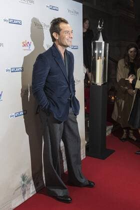 London, UK. 13 October 2016. Actor Jude Law at the UK premiere of the Sky Original Production The Young Pope. The 10-part series, created by Academy Award-winning director Paolo Sorrentino will be broadcast exclusively on Sky Atlantic from 27th October. Jude Law, The Young Pope, London, UK 