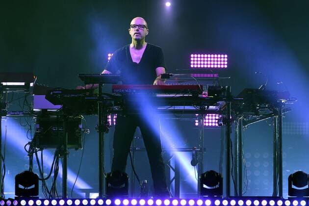 Bilder des Tages SCHILLER LIVE 2016. Keyboarder Christopher von Deylen ( Schiller ) während eines Konzertes im Rahmen seiner SCHILLER LIVE 2016 - Tour am 13.10.2016 vor 3.500 Fans in der Arena Leipzig.