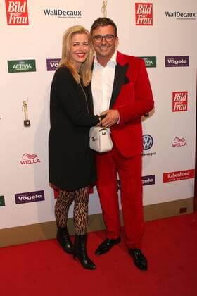 Hans Sigl und seine Ehefrau Susanne Kemmler bei der Verleihung Goldene Bild der Frau 2016 -Deutschlands starke Frauen am 13.10.2016 in Hamburg Das Goldene Bild der Frau Verleihung 2016 in Hamburg 