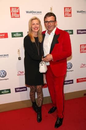 Hans Sigl und seine Ehefrau Susanne Kemmler bei der Verleihung Goldene Bild der Frau 2016 -Deutschlands starke Frauen am 13.10.2016 in Hamburg Das Goldene Bild der Frau Verleihung 2016 in Hamburg 