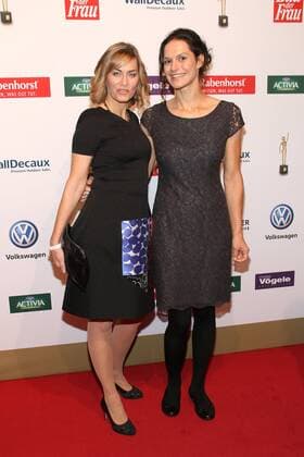Gesine Cukrowski und Esther Ridder bei der Verleihung Goldene Bild der Frau 2016 -Deutschlands starke Frauen am 13.10.2016 in Hamburg Das Goldene Bild der Frau Verleihung 2016 in Hamburg 
