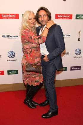 Bilder des Tages Dieter Landuris und seine Ehefrau Natascha bei der Verleihung Goldene Bild der Frau 2016 -Deutschlands starke Frauen am 13.10.2016 in Hamburg Das Goldene Bild der Frau Verleihung 2016 in Hamburg 