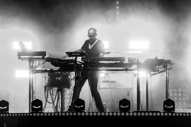 Das Musikprojekt Schiller (Christopher von Deylen) live auf Tour in der Arena Leipzig.