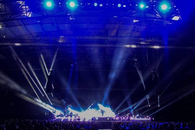 Das Musikprojekt Schiller (Christopher von Deylen) live auf Tour in der Arena Leipzig.