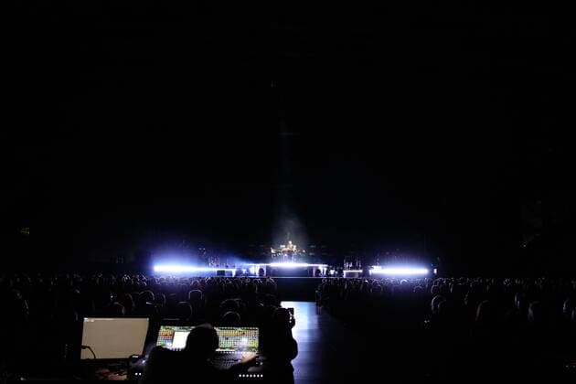 Das Musikprojekt Schiller (Christopher von Deylen) live auf Tour in der Arena Leipzig.