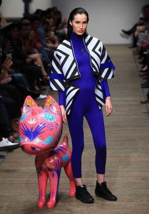 A model presents the creations of the spring-summer 2017 collection by Mexican brand Xico during the 4th journey of Mexico Fashion Week in Mexico City, Mexico, 13 October 2016. EFE Mario Guzman MEXICO FASHION WEEK !ACHTUNG: NUR REDAKTIONELLE NUTZUNG!  MEX010 20161014-636120104159823396