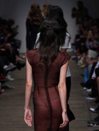 Bilder des Tages A model wears a creation by Mexican designer Alexia Ulibarri during the fourth day of Fashion Week in Mexico City, Mexico, 13 October 2016. Runway - Trista - Mexico Fashion Week !ACHTUNG: NUR REDAKTIONELLE NUTZUNG!  MEX50 20161014-636120195758271347