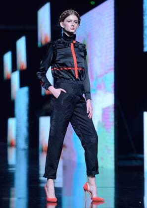 (161013) -- ZAGREB, Oct. 13, 2016 -- A model presents a creation during the BIPA Fashion Week in Zagreb, capital of Croatia, Oct. 13, 2016. ) CROATIA-ZAGREB-FASHION WEEK MisoxLisanin 