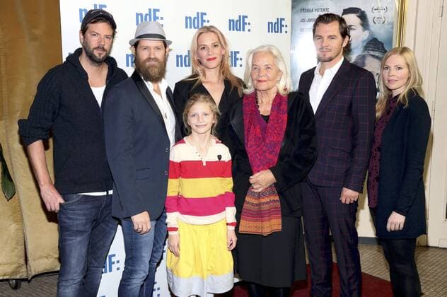 Till Endemann, Joi Johannsson, Carlotta von Falkenhayn, Franke Potente, Hildegard Schmahl, Felix Klare und Maya Bothe bei der Premiere des ARD Fernsehfilms Der Island-Krimi: Der Tote im Westfjord in der Astor Film Lounge. Berlin, 13.10.2016 Foto:xA.xBuggex xFuturexImage