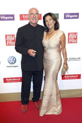 Otto Retzer mit Ehefrau Shirley bei der 10. Verleihung der Goldenen Bild der Frau 2016 im Hamburger Stage Theater. Hamburg, 13.10.2016 Foto:xS.xGabschx xFuturexImage
