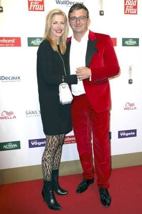 Hans Sigl mit Ehefrau Susanne Kemmler bei der 10. Verleihung der Goldenen Bild der Frau 2016 im Hamburger Stage Theater. Hamburg, 13.10.2016 Foto:xS.xGabschx xFuturexImage