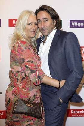 Dieter Landuris mit Ehefrau Natascha bei der 10. Verleihung der Goldenen Bild der Frau 2016 im Hamburger Stage Theater. Hamburg, 13.10.2016 Foto:xS.xGabschx xFuturexImage