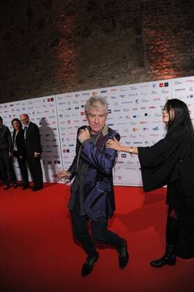 Der Regisseur Christopher Doyle posiert am 14.10.2016 in Köln auf dem roten Teppich beim International Film Award NRW im Rahmen des Film Festival Cologne. (vormals: Cologne Conference) ein internationales Film- und Fernsehfestival in Köln.