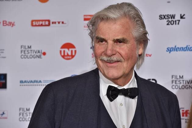 Der Schauspieler Peter Simonischek posiert am 14.10.2016 in Köln auf dem roten Teppich beim International Film Award NRW im Rahmen des Film Festival Cologne. (vormals: Cologne Conference) ein internationales Film- und Fernsehfestival in Köln.