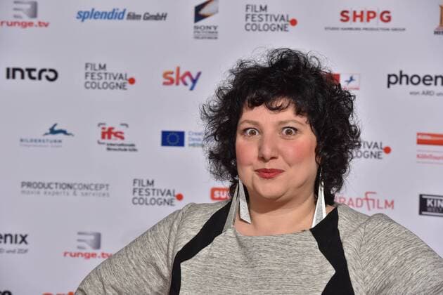 Comedian Meltem Kaptan posiert am 14.10.2016 in Köln auf dem roten Teppich beim International Film Award NRW im Rahmen des Film Festival Cologne. (vormals: Cologne Conference) ein internationales Film- und Fernsehfestival in Köln.