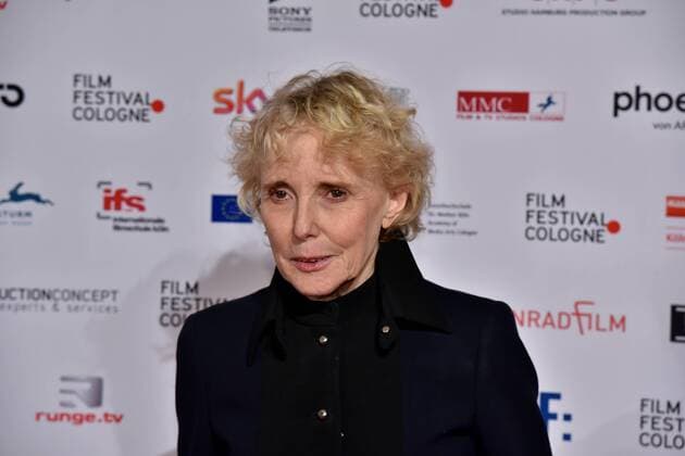 französische Filmregisseurin und Drehbuchautorin Claire Denis posiert am 14.10.2016 in Köln auf dem roten Teppich beim International Film Award NRW im Rahmen des Film Festival Cologne. (vormals: Cologne Conference) ein internationales Film- und Fernsehfestival in Köln.