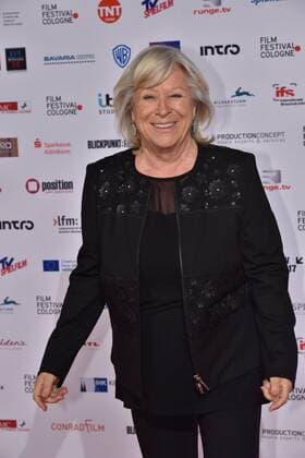 Die Regisseurin Margarethe von Trotta posiert am 14.10.2016 in Köln auf dem roten Teppich beim International Film Award NRW im Rahmen des Film Festival Cologne. (vormals: Cologne Conference) ein internationales Film- und Fernsehfestival in Köln.