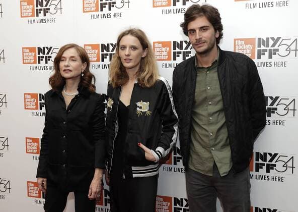 New York Filmfestival: Things To Come Premiere Mia Hansen-Love, Isabelle Huppert, and Roman Kolinka arrive on the red carpet at the 54th New York Film Festival -Things to Come Elle at Alice Tully Hall, Lincoln Center on October 14, 2016 in New York City.  NYP20161014136 JOHNxANGELILLO