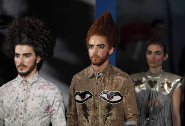 Mexico City Fashion Week - Alfredo Martinez Modenschau Models present creations by Mexican Designer Alfredo Martínez, during the fourth day of the Fashion Week in Mexico City, Mexico, 14 October 2016. EFE Mario Guzman FASHION WEEK IN MEXICO !ACHTUNG: NUR REDAKTIONELLE NUTZUNG!  MEX136 20161015-636121099444395190