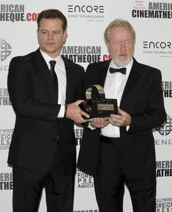 American Cinematheque Awards in Beverly Hills - Ridley Scott wird ausgezeichnet Ridley Scott & Matt Damon 30TH ANNUAL AMERICAN CINEMATHEQUE AWARD HONORING RIDLEY SCOTT & SUE KROLL Beverly Hills Patrick Rideaux PicturePerfect