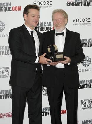 Bilder des Tages American Cinematheque Awards in Beverly Hills - Ridley Scott wird ausgezeichnet Ridley Scott & Matt Damon 30TH ANNUAL AMERICAN CINEMATHEQUE AWARD HONORING RIDLEY SCOTT & SUE KROLL Beverly Hills Patrick Rideaux PicturePerfect
