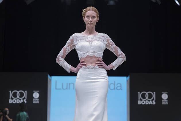 October 14, 2016 - Madrid, Spain - A model walks during Bridal Fashoin Of San Patrick show At Fashion Week Madrid 1001 Wedding, in Madrid, Spain, on October 14, 2016. Madrid Spain  - ZUMAn230