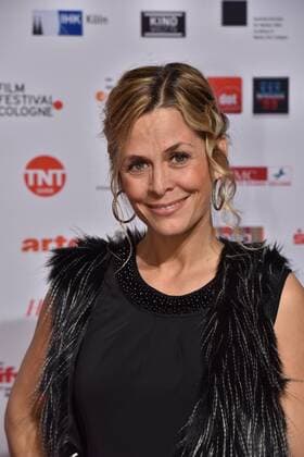Die Schauspielerin Tanja Lanaeus posiert am 14.10.2016 in Köln auf dem roten Teppich beim International Film Award NRW im Rahmen des Film Festival Cologne. (vormals: Cologne Conference) ein internationales Film- und Fernsehfestival in Köln.