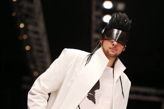 MOSCOW, RUSSIA - OCTOBER 16, 2016: A model showcases creations during a runway show for the Spring Summer 2017 collections by the designers of the CONTRFASHION project at the Mercedes-Benz Fashion Week Russia in the Manege Central Exhibition Hall. Vyacheslav Prokofyev TASS  TS034AB3