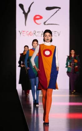 MOSCOW, RUSSIA - OCTOBER 16, 2016: Models showcase creations during a runway show for the Spring Summer 2017 collection by Russian fashion designer Yegor Zaitsev at the Mercedes-Benz Fashion Week Russia in the Manege Central Exhibition Hall. Vyacheslav Prokofyev TASS  TS034ACC