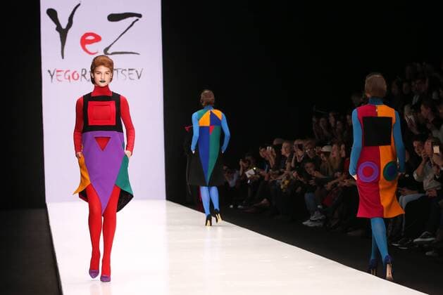 MOSCOW, RUSSIA - OCTOBER 16, 2016: Models showcase creations during a runway show for the Spring Summer 2017 collection by Russian fashion designer Yegor Zaitsev at the Mercedes-Benz Fashion Week Russia in the Manege Central Exhibition Hall. Vyacheslav Prokofyev TASS  TS034ADD