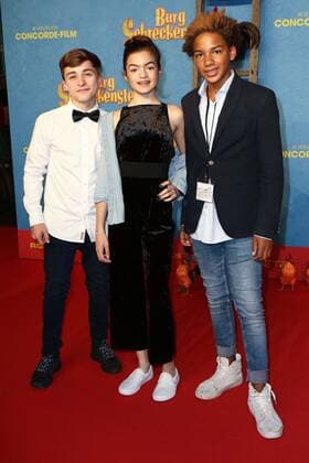 Maurizio Magno, Nina Goveva, Chieloka Nwokolo, Filmpremiere von Burg Schreckenstein im Mathaeser Filmpalast in Muenchen am 16.10.2016