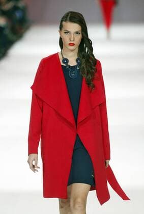 October 16, 2016 - Kiev, Ukraine - A model presents a creation by PTAKmoda of Polish designer EWA MINGE, during the Ukrainian Fashion Week in Kiev, Ukraine,on 16 October,2016. The fashion event presents Spring Summer 2017 collections by Ukrainian and International designers,from 12 to 18 October. Kiev Ukraine - ZUMAg194