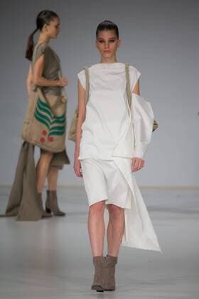 A model presents the Eco Collection by Hungarian fashion designer Alma Vetlenyi during the Gombold ujra Central Europe fashion design competition in Budapest, Hungary, on Oct. 16, 2016. Sonja Jocic won the Best International Desinger award. Alma Vetlenyi won the Design Terminal Award. The competition was held by Hungary s Design Terminal. )(zcc) HUNGARY-BUDAPEST-FASHION-COMPETITION AttilaxVolgyi 