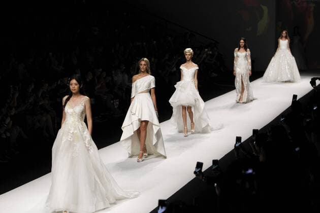 Models present creations by the brand Galatea during the Shanghai Fashion Week in Shanghai, east China, Oct. 16, 2016. ) (wf) CHINA-SHANGHAI-FASHION WEEK (CN) ZhuangxYi 