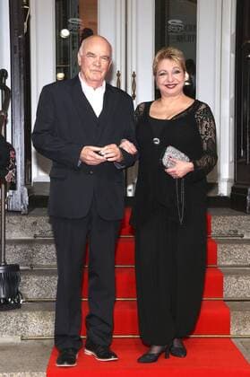 Peer Jäger mit Gattin Manon Strache bei der Galapremiere des Musicals Sister Act im Stage Theater des Westens. Berlin, 16.10.2016 Foto:xA.xBuggex xFuturexImage